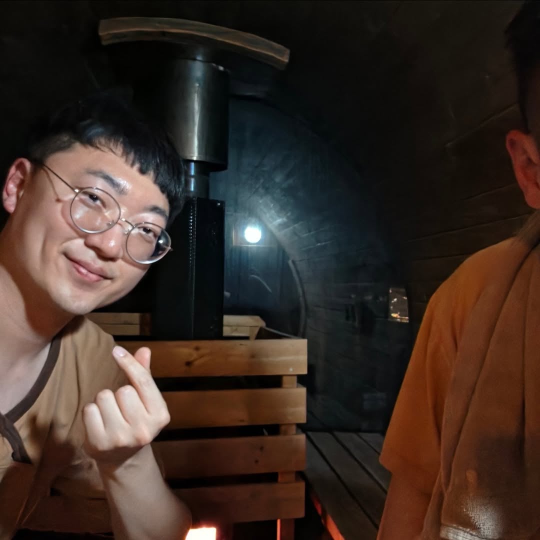자유의 몸이 된 김선태씨와 하동 여행을 하고 왔습니다.오는 4, 5월은.행가는 달이라 국내 지방 도시 여행하는 여행자에게 이런저런 혜택이 많은데요,높은 환율과 유가때문-1 (1).jpg