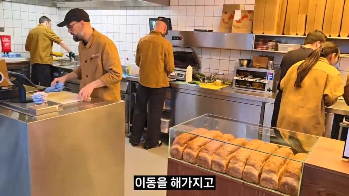 “이게. 6만원” 세계에서 가장 맛없다는 영국음식 대탐험 【세계일주 83】.mp4_20260414_152950.305.jpg