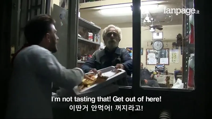 177fc88e99e50247b.jpg 이탈리아 나폴리 , 실제 파인애플 피자 실험.jpg