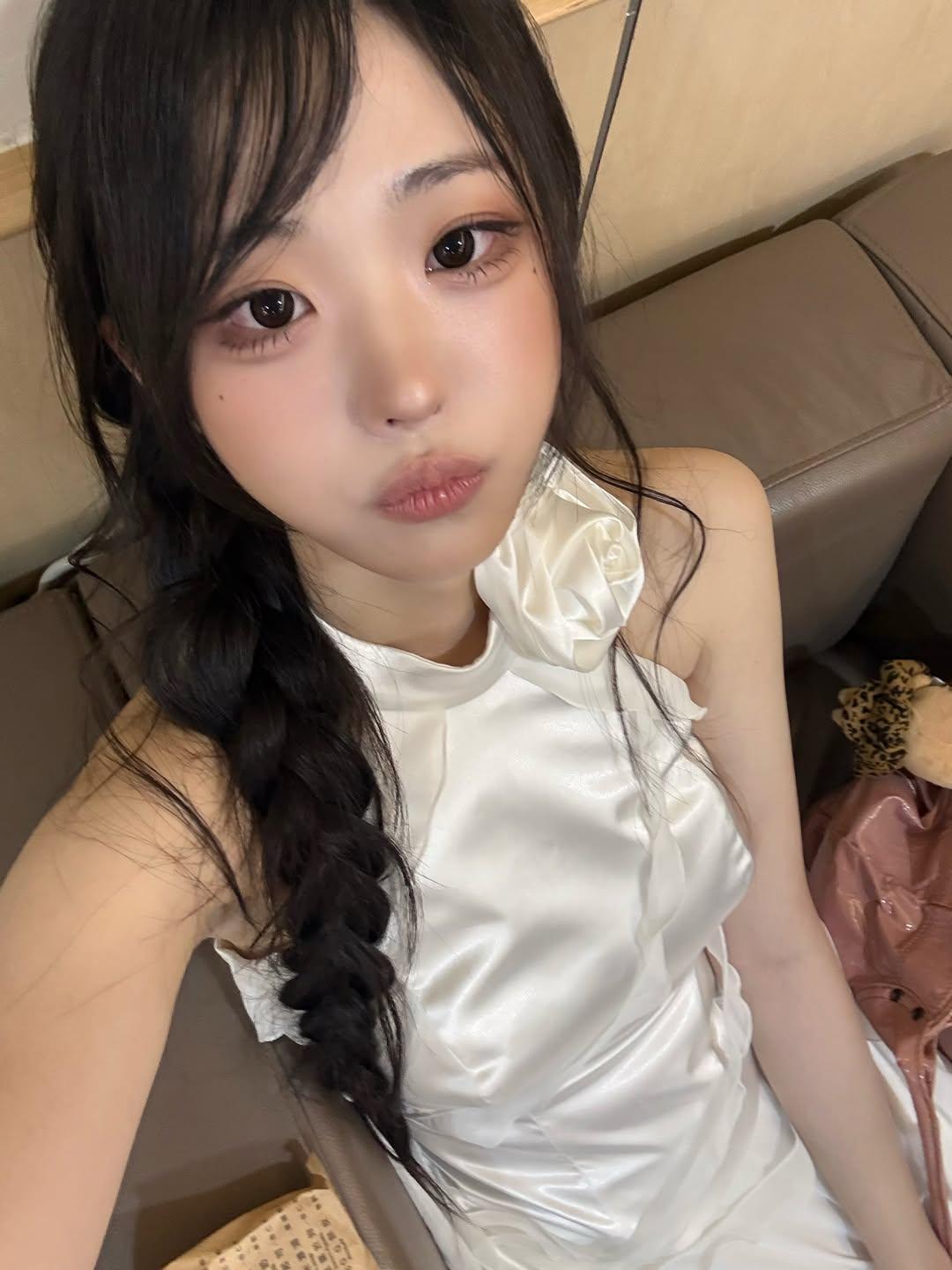 i_am_young22_60b9acc6ac7d45af9df0c22e217caaa6.jpg