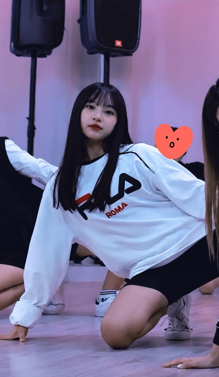 13375.webp 중학교 졸업앨범으로 성형 억까당한 리센느 원이ㄷㄷㄷ...jpg
