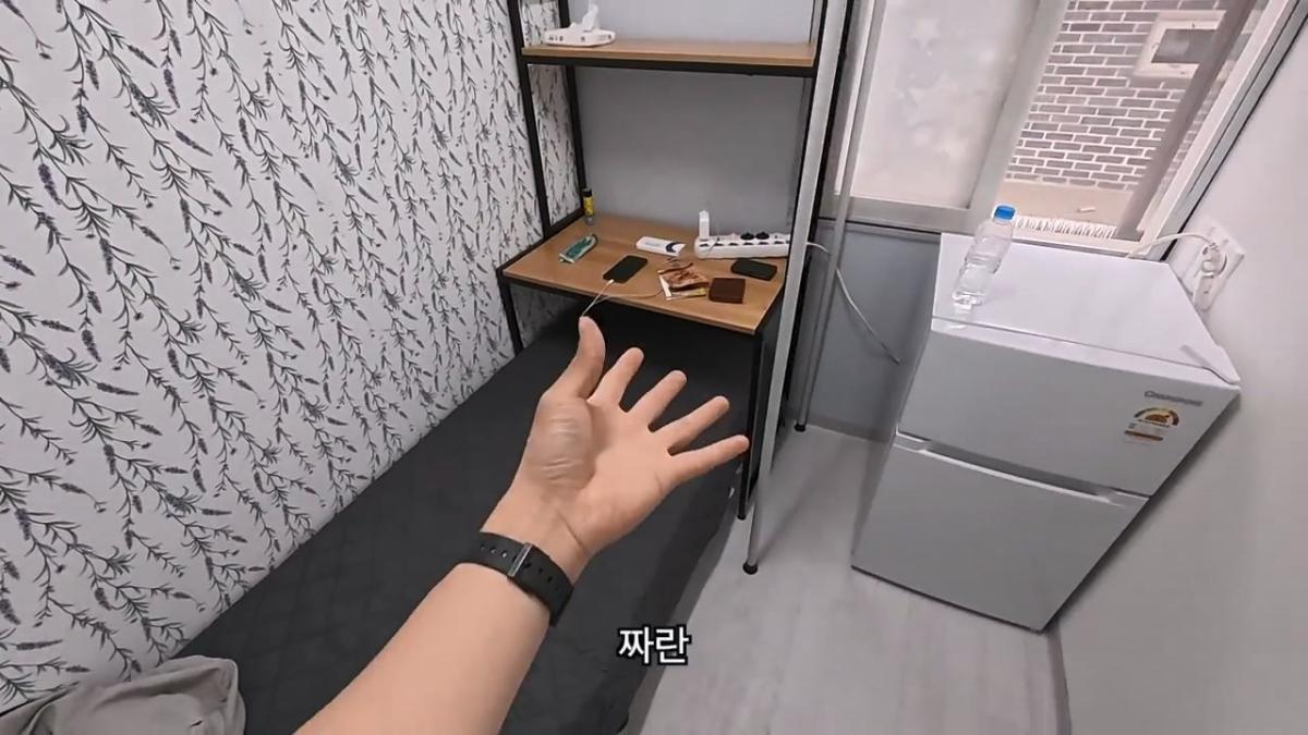 전재산 95만원, 서울 1평 고시원 입성기.mp4_20260915_150933.465.jpg