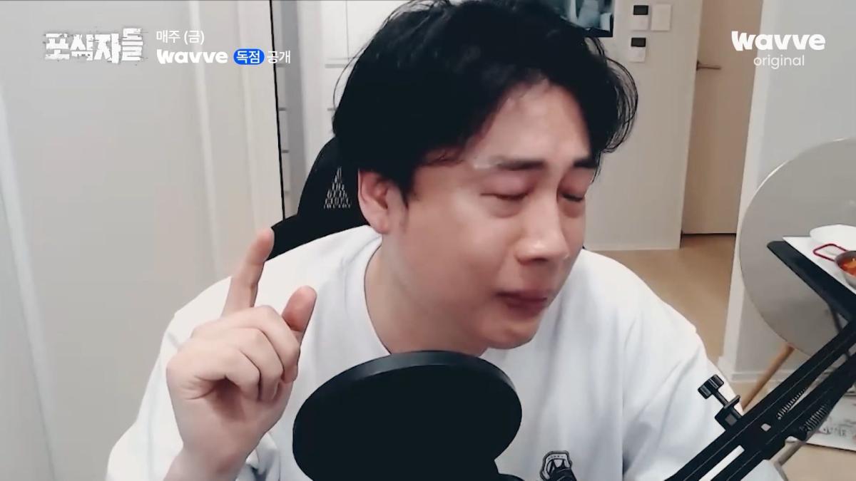 [포식자들] 가세연과 맞선 장사의 신, 2년 6개월의 진실 공방🔥ㅣ2화 하이라이트ㅣ웨이브 오리지널.mp4_20261018_211712.869.jpg