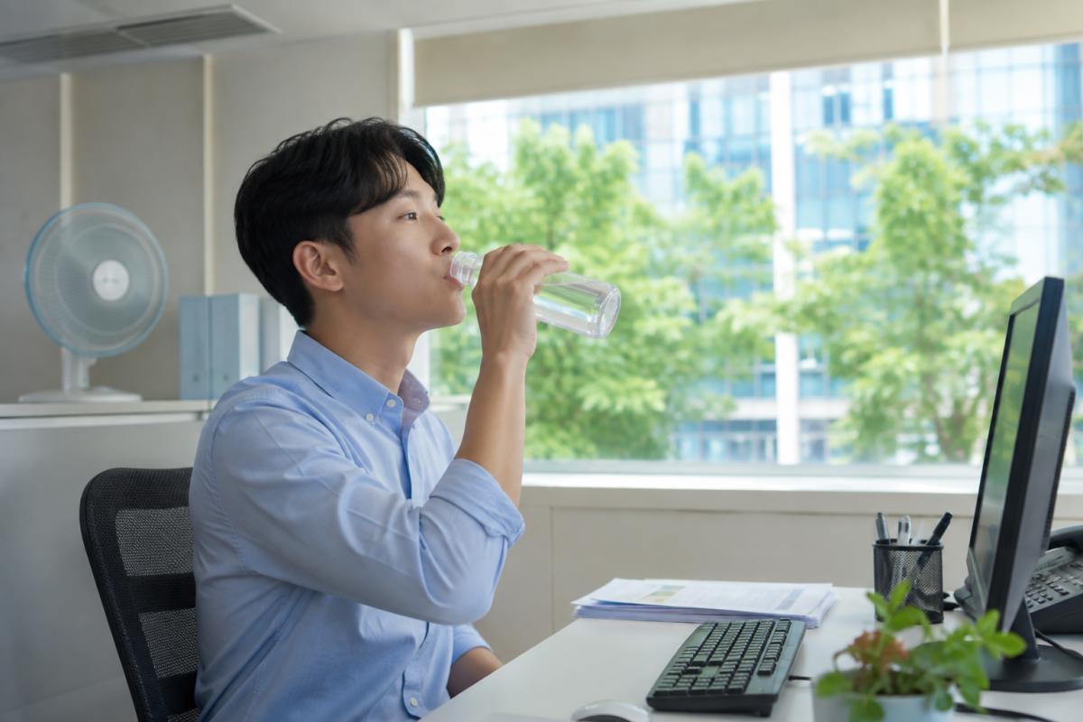 여름철 구강 건조의 원인과 관리 방법